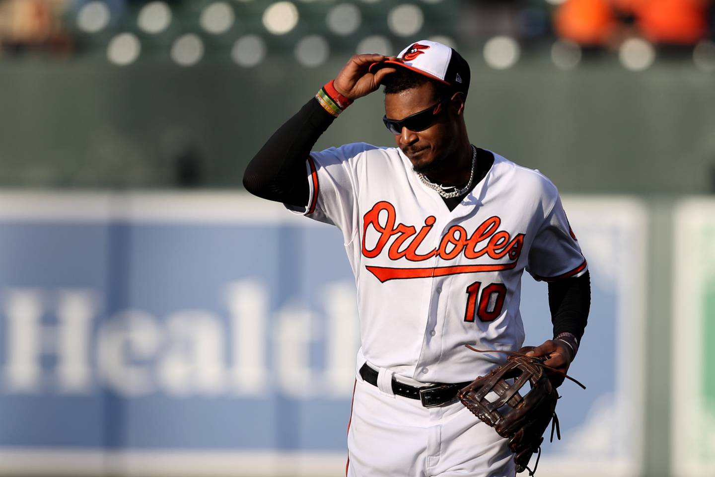 BALTIMORE, MD - SEPTEMBER 30: Adam Jones #10 of the Baltimore Orioles waves to crowd after being pulled from the game in the ninth inning against the Houston Astros at Oriole Park at Camden Yards on September 30, 2018 in Baltimore, Maryland. (Photo by Rob Carr/Getty Images)