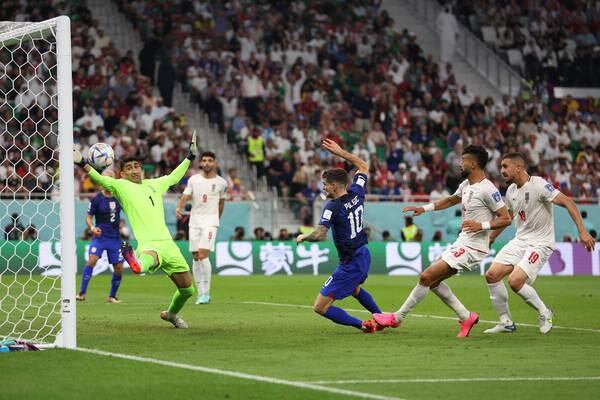 Christian Pulisic goal pushes US to knockout round in World Cup with 1-0 win over Iran