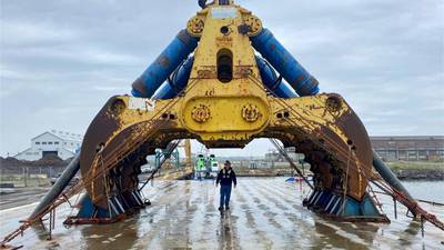 Giant hydraulic claw arrives to finish off debris removal at Key Bridge