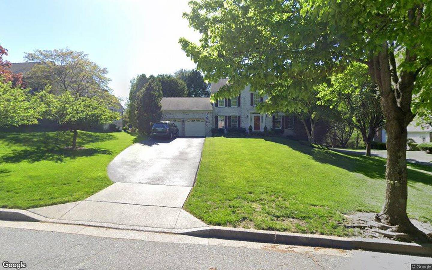 $774,000, single-family house at 2561 Ashbrook Drive 