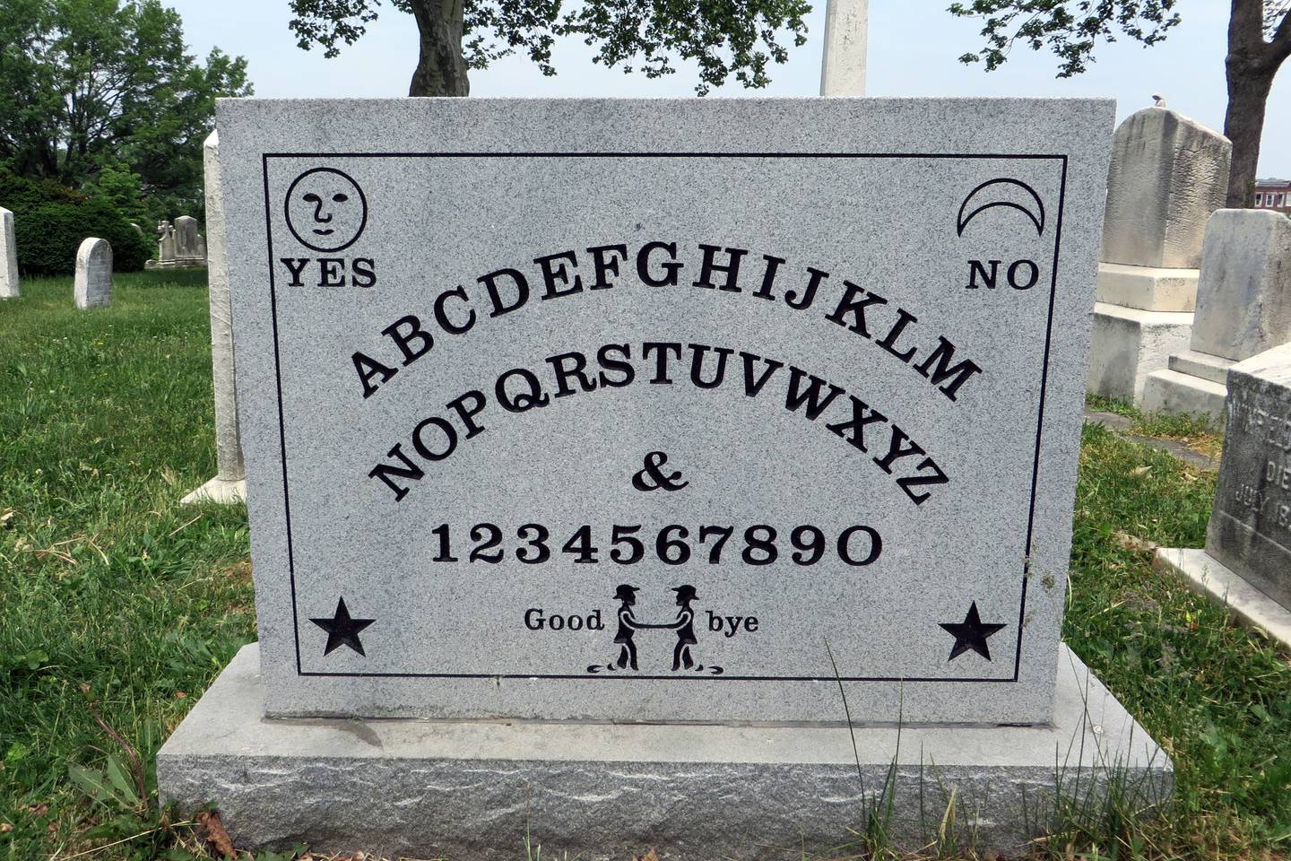 Elijah Bond's Ouija board grave in
Green Mount Cemetery.