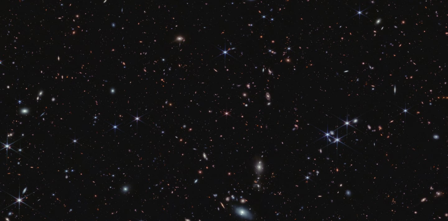 There are more than 20,000 galaxies in this field. This James Webb Space Telescope view is found between the Pisces and Andromeda constellations.
