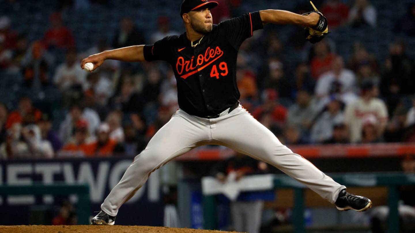 ANAHEIM, CALIFORNIA - APRIL 22: Starting pitcher Albert Suárez #49 of the Baltimore Orioles throws against the Los Angeles Angels during the fourth inning. (Photo by Kevork Djansezian/Getty Images)