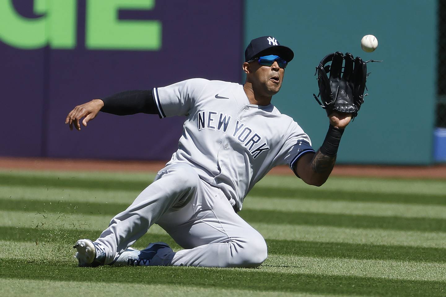 Orioles signing Aaron Hicks to add outfield depth - The Baltimore Banner