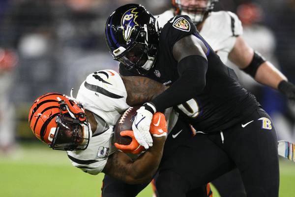 Defense rises to the occasion in Ravens 19-17 win over the Bengals