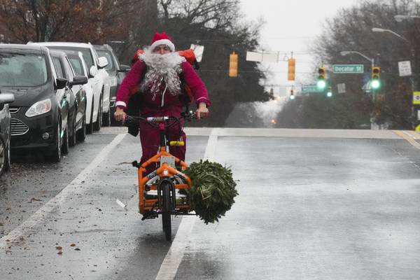 Baltimore natives make Christmas tree delivery a Pork ’N Pine treat 