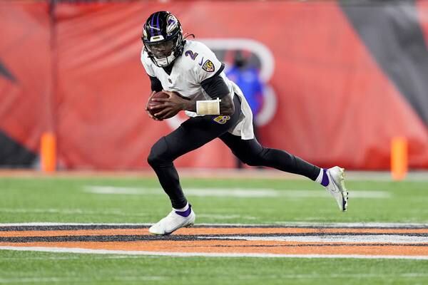 Ravens place tender on QB Tyler Huntley; S Geno Stone, LS Nick Moore headed for free agency