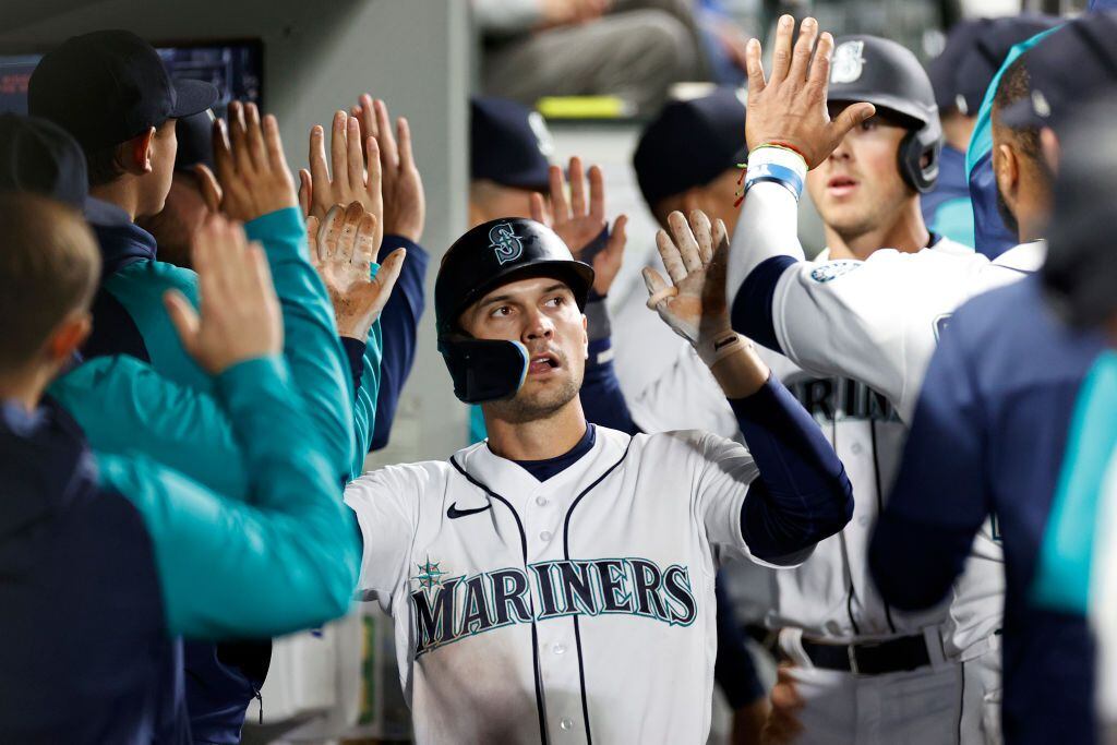 Adam Frazier leaves Mariners, signs with Orioles after disappointing season