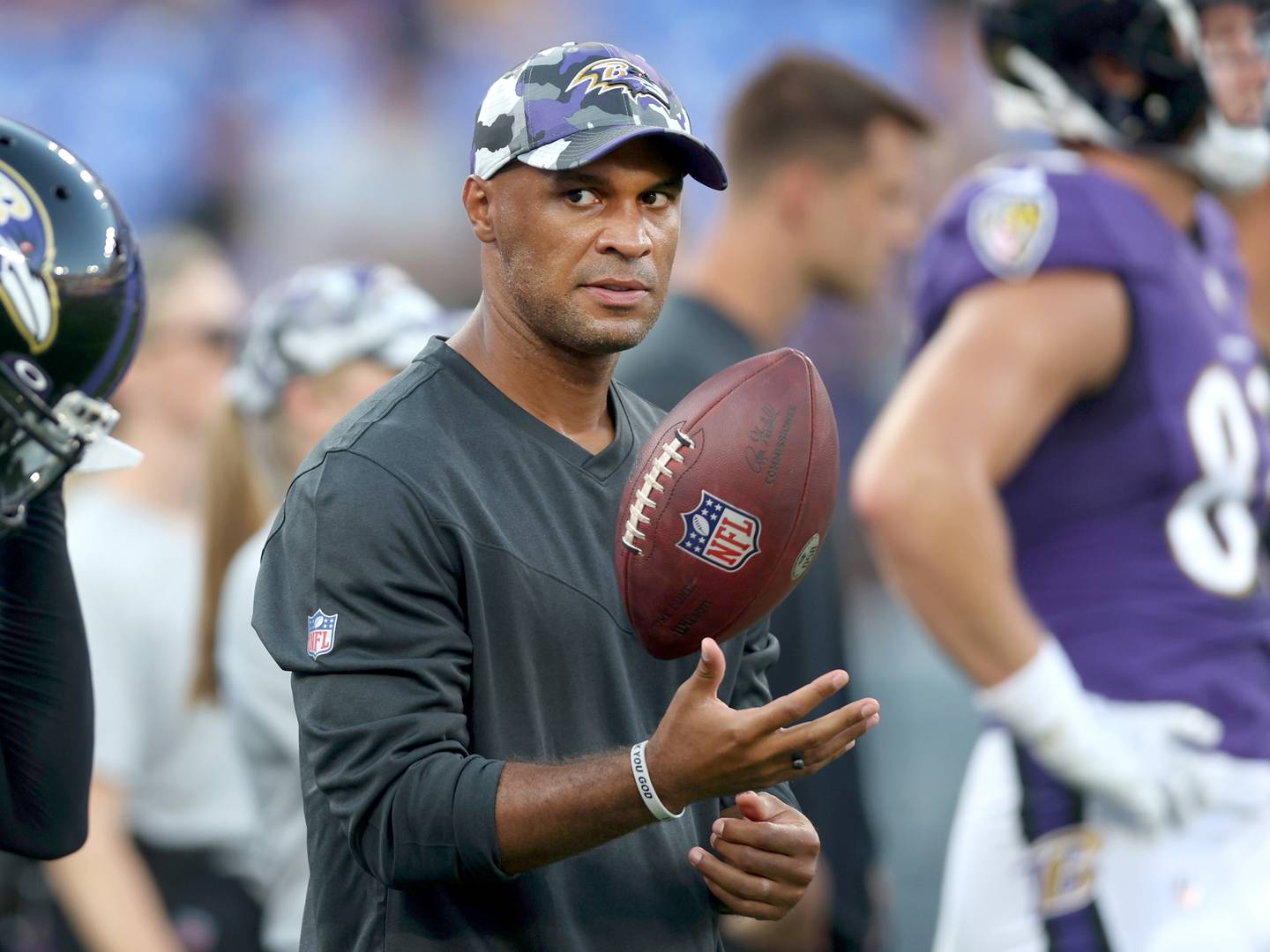 BALTIMORE, MARYLAND - AUGUST 11: Baltimore Ravens defensive backs coach D'Anton Lynn during warmups prior to the start of the Ravens and Tennessee Titans preseason game at M&T Bank Stadium on August 11, 2022 in Baltimore, Maryland.