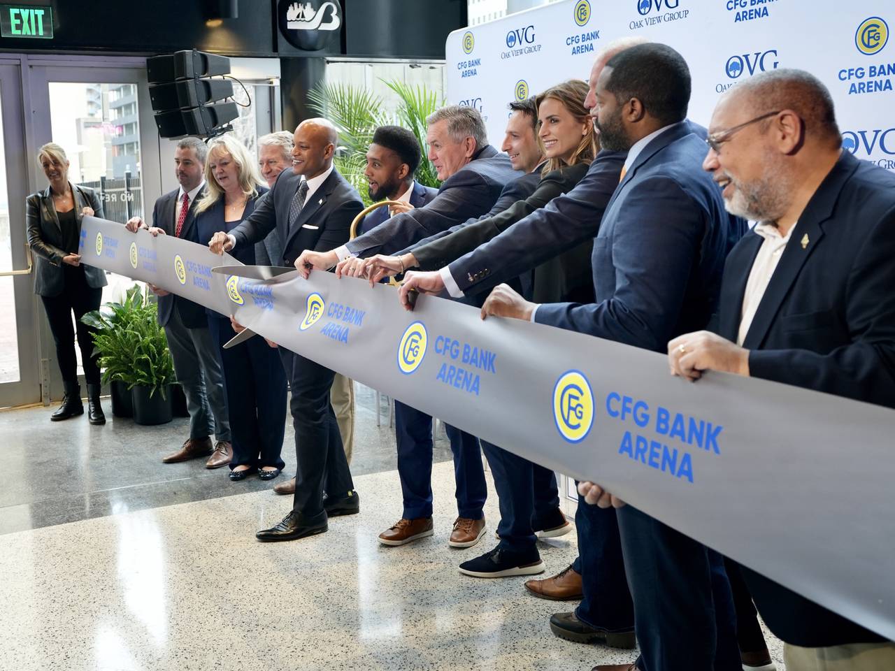 Governor Moore and Mayor Brandon Scott cut the ribbon at the CFG Bank Arena grand opening, April 7, 2023.