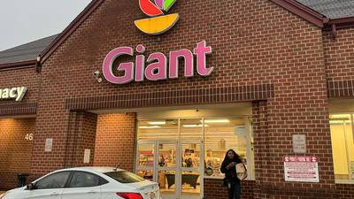 Giant Food bans large bags at some, but not all, Baltimore stores