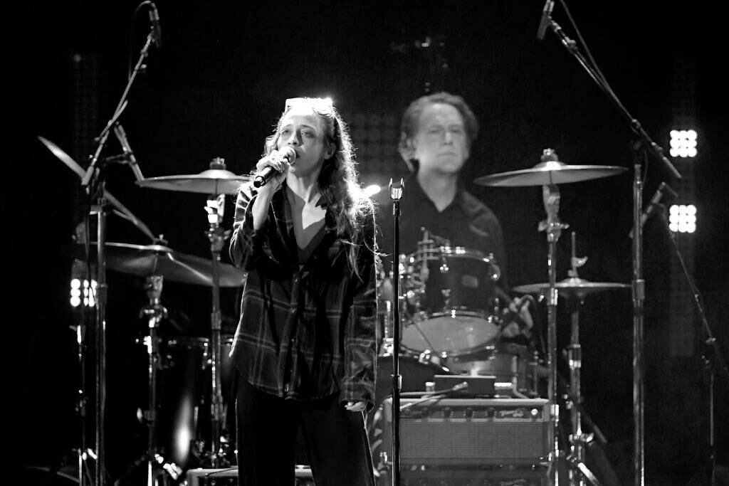 INGLEWOOD, CALIFORNIA - JANUARY 16: (EDITORS NOTE: Image has been digitally converted to black and white.) Fiona Apple and Matt Chamberlain perform at I Am The Highway: A Tribute to Chris Cornell at the Forum on January 16, 2019 in Inglewood, California.